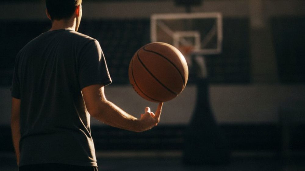 7 Spurs vs Suns Betting Angles for NBA Opening Night 2026